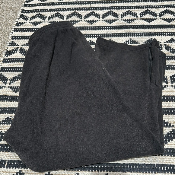Nwot Black POLAR FLEECE REGULAR FIT PANT - YEEZY GAP - Picture 2 of 3